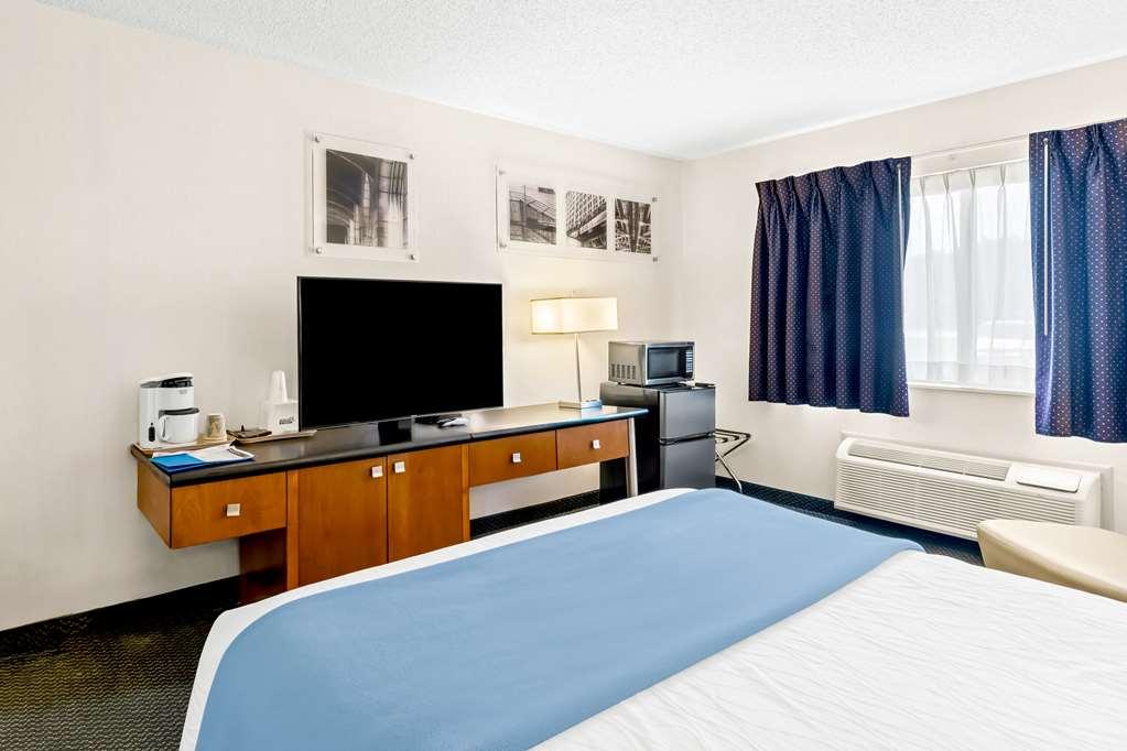 Americas Best Value Inn & Suites - Tahquamenon Country Newberry Ruang foto