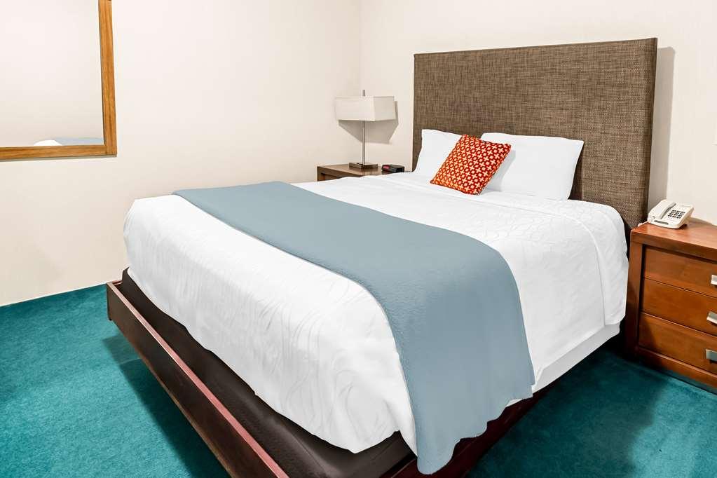 Americas Best Value Inn & Suites - Tahquamenon Country Newberry Ruang foto