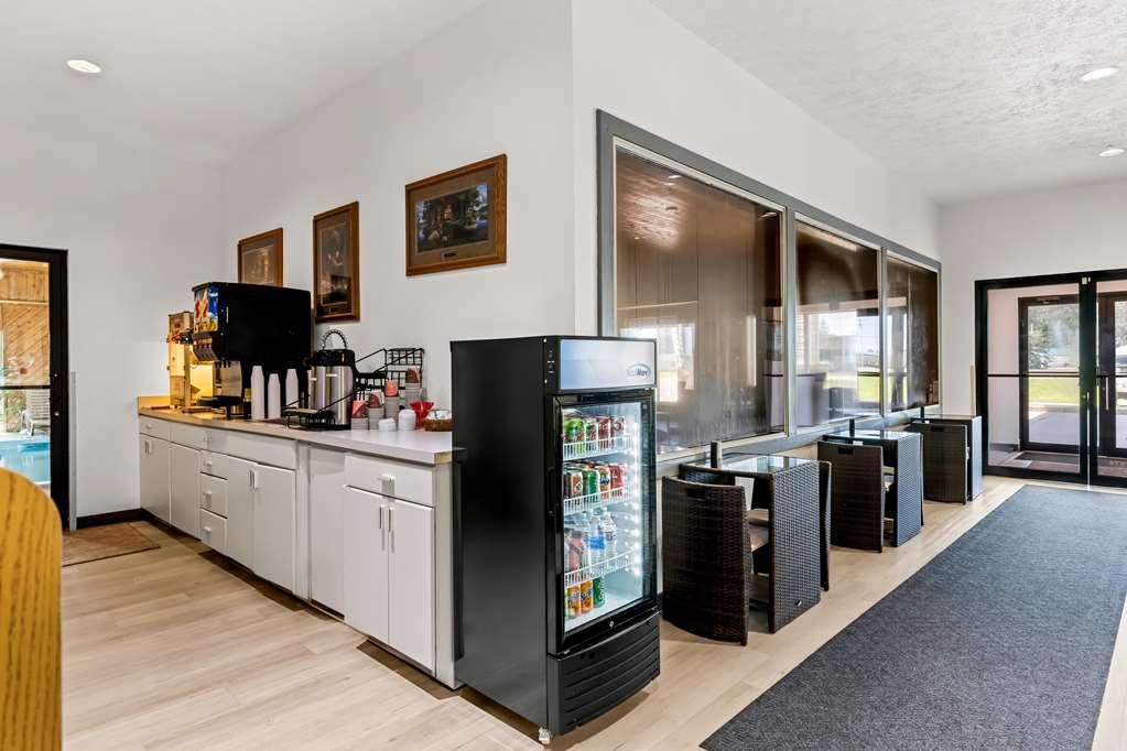 Americas Best Value Inn & Suites - Tahquamenon Country Newberry Restoran foto
