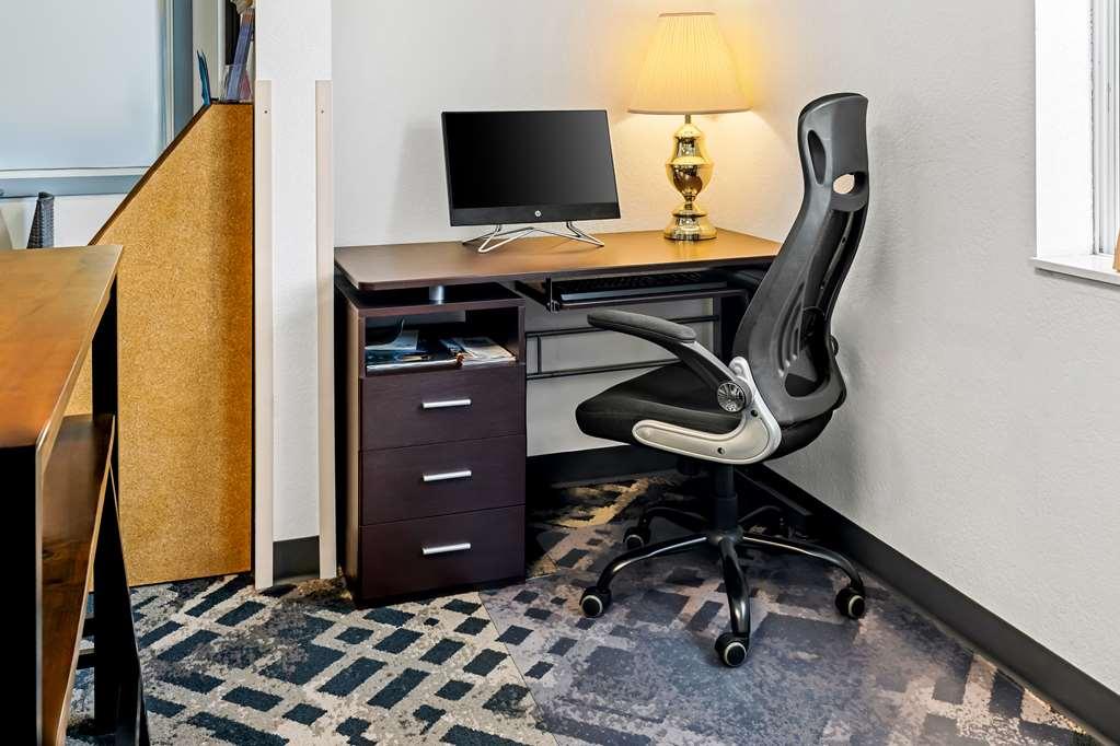 Americas Best Value Inn & Suites - Tahquamenon Country Newberry Fasilitas foto