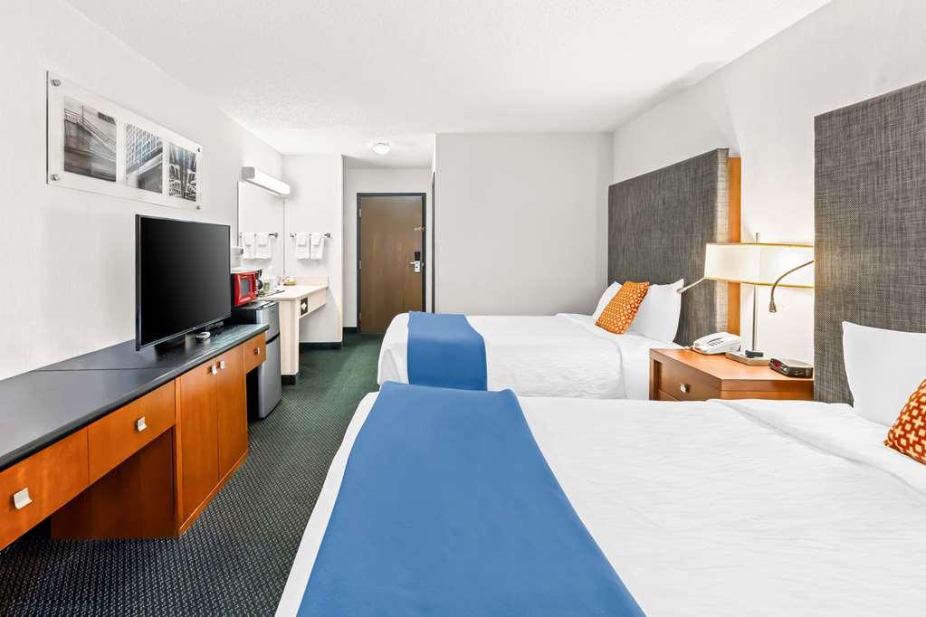 Americas Best Value Inn & Suites - Tahquamenon Country Newberry Ruang foto