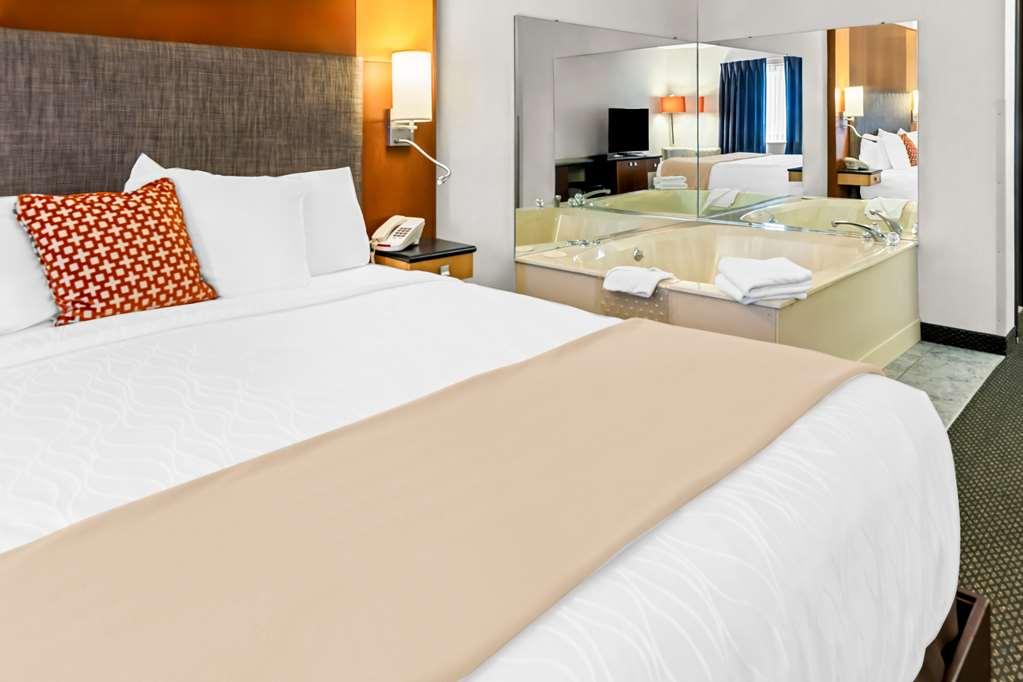 Americas Best Value Inn & Suites - Tahquamenon Country Newberry Ruang foto