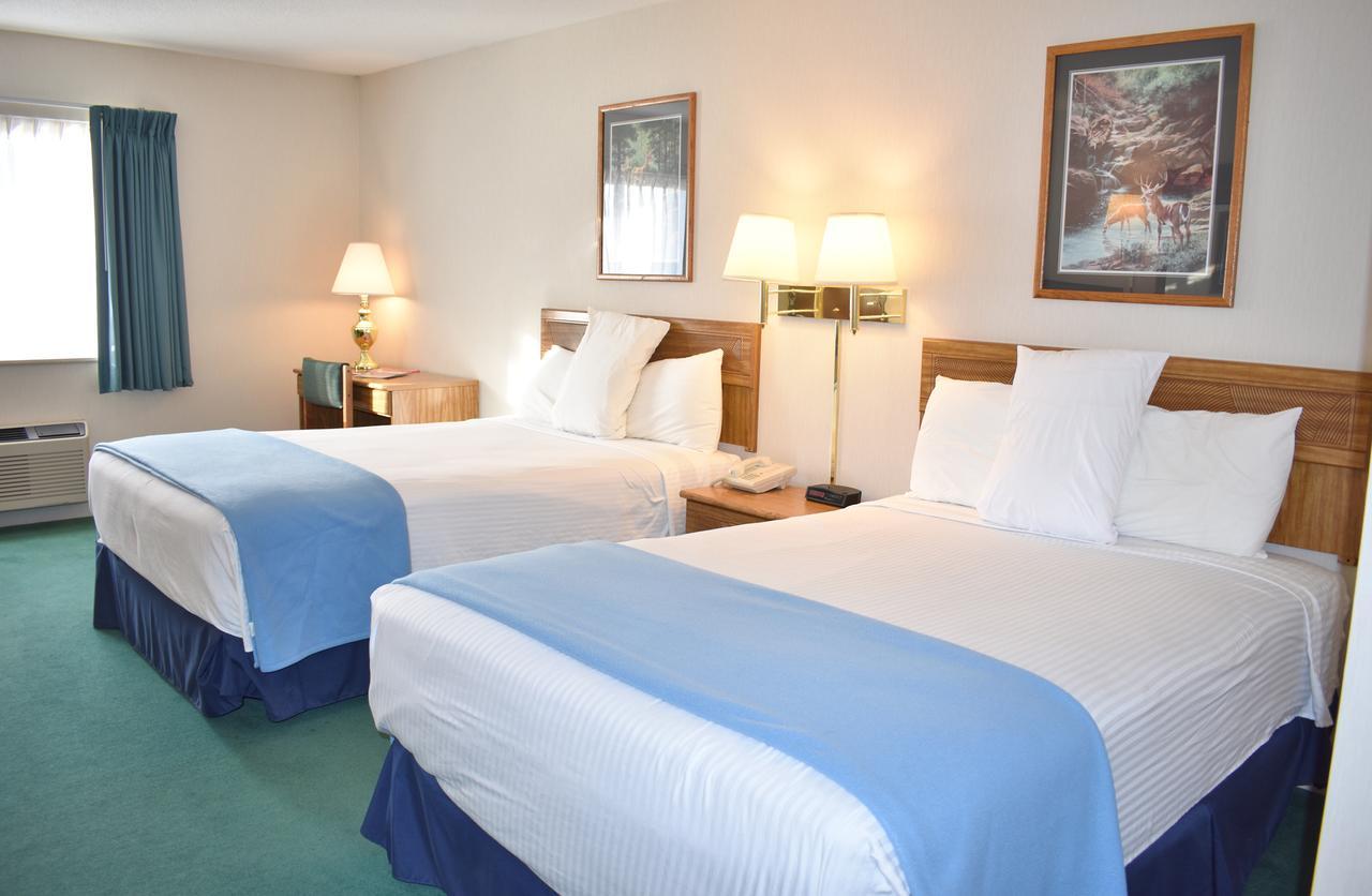 Americas Best Value Inn & Suites - Tahquamenon Country Newberry Bagian luar foto