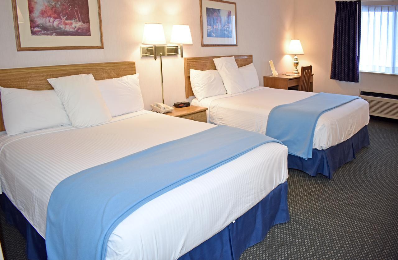 Americas Best Value Inn & Suites - Tahquamenon Country Newberry Bagian luar foto
