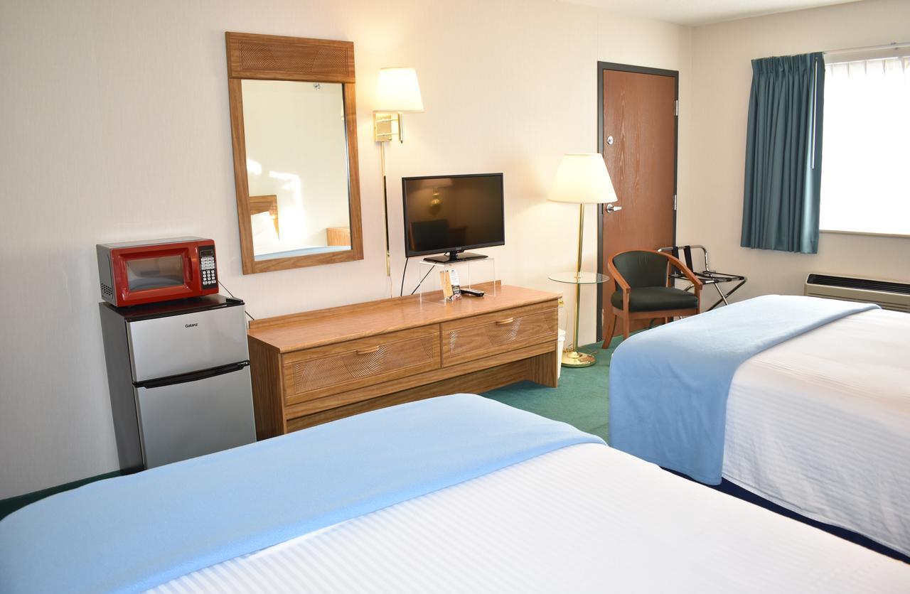 Americas Best Value Inn & Suites - Tahquamenon Country Newberry Bagian luar foto